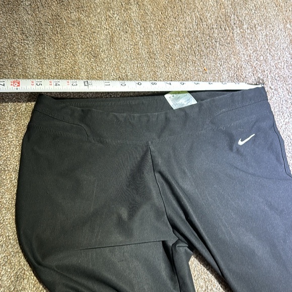 Women’s Nike stretch/Leggings size Large black. Bx10 - Picture 5 of 5